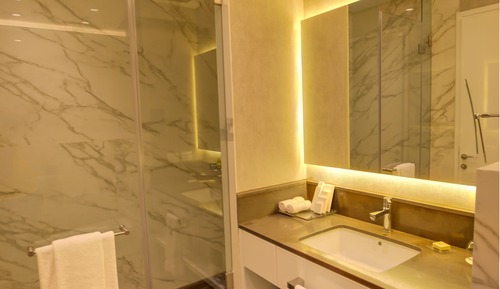 Deluxe Bay Room