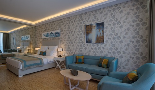 Junior Bay Suite