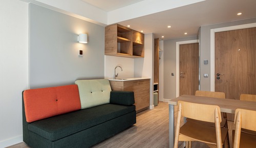 Suite, 1 Queen Bed, Balcony