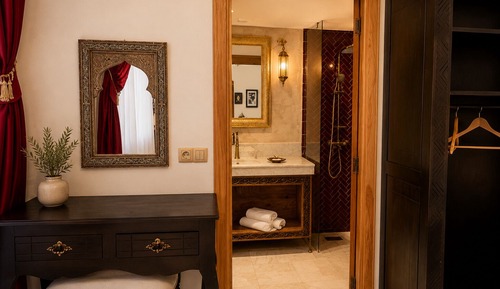 Deluxe Double or Twin Room