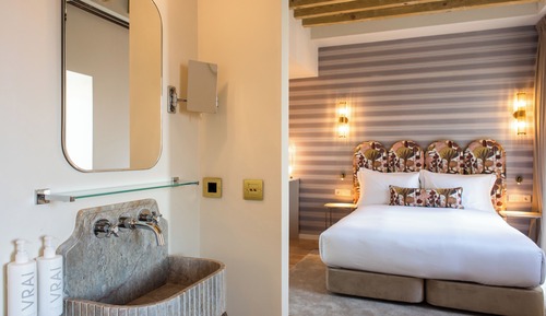 Premium Room