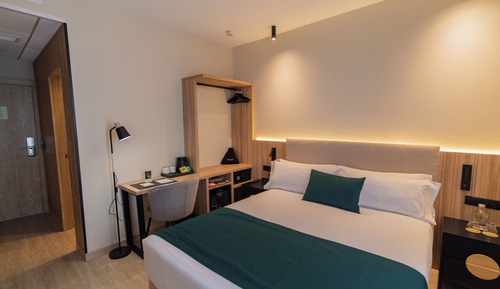 Double Room (2)