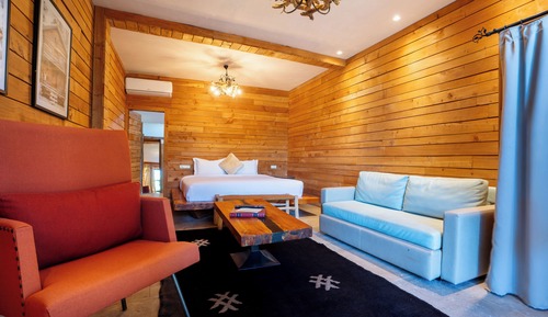 Deluxe Room, Terrace, Garden View