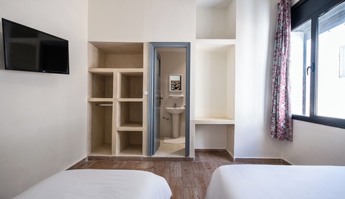 Economy Triple Room
