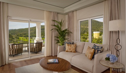 Executive Suite, 1 Bedroom, Resort View (Corner)