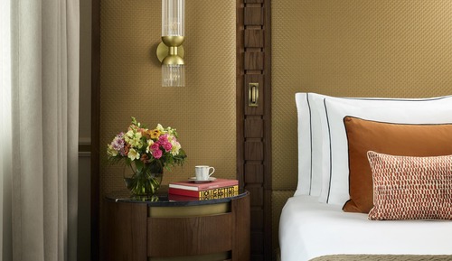 Premium Suite (Signature)