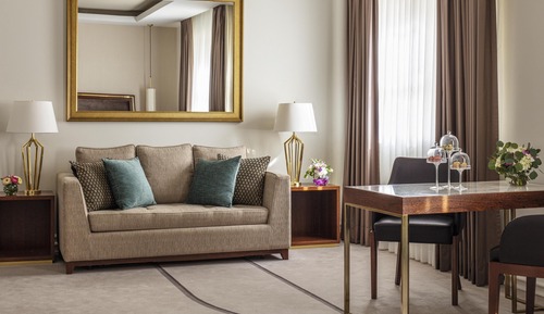 Junior Suite (Extra Bed 2 adults + 1 child)