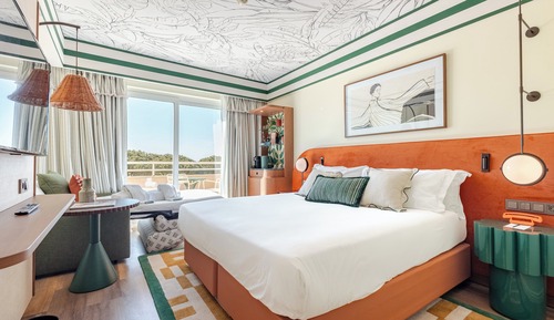 Room, 1 King Bed (Essential)