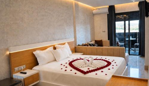 Suite with City View
