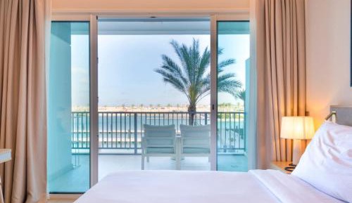 Two Bedroom Apartment with Marina View and Balcony