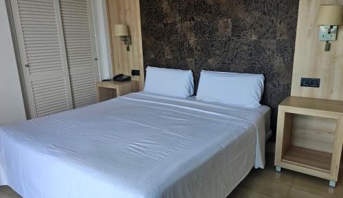 Double Room with Balcony and Mountain View