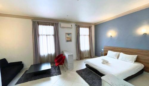 Deluxe King Room