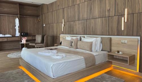 Suite with Balcony
