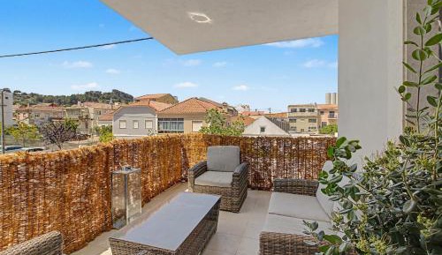 Two-Bedroom Deluxe Apartment with Ocean View