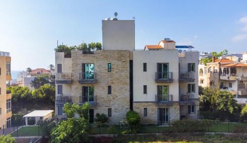 One-Bedroom Apartment with Balcony and Sea View