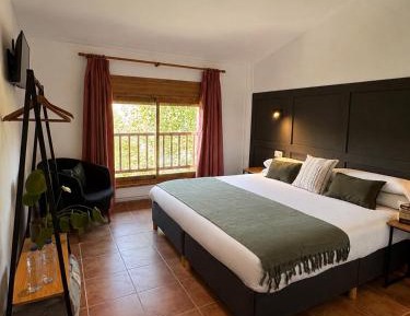 Standard Queen Room