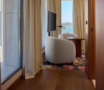 Corner King Room - Duo View