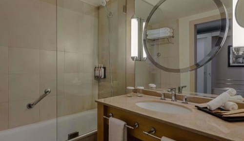 Superior Twin Room with City View