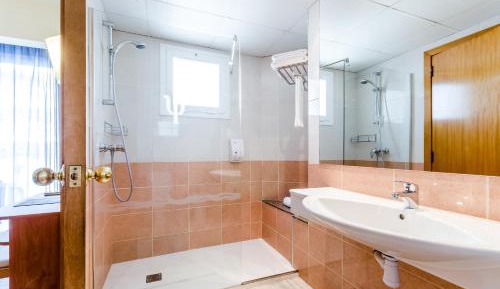 Triple Room (3 Adults)
