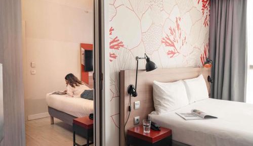 Family Communicating Room with Two Adjoining Rooms