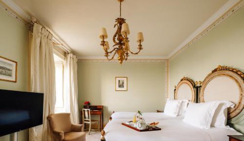 Deluxe Room with Valley View