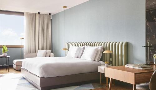 Junior King Suite