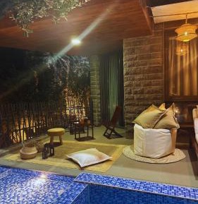 Deluxe Double or Twin Room with Pool Access