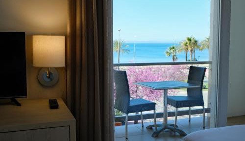 Double or Twin Room with Partial Sea View
