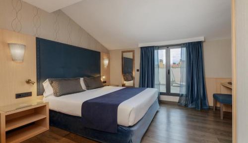 Double or Twin Room with Terrace