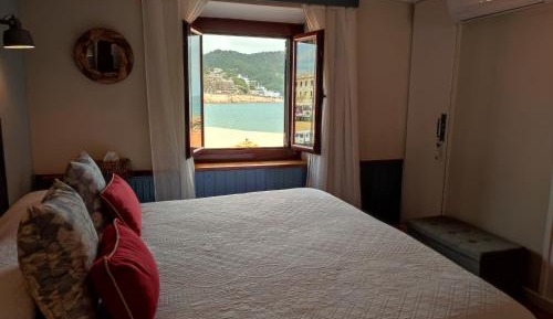 Double or Twin Room with Sea View