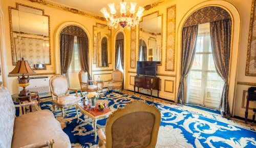 Golden Royal Suite Sea View With Light Dinner