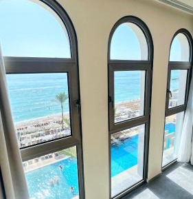 Deluxe Double Room (2 Adults + 1 Child)
