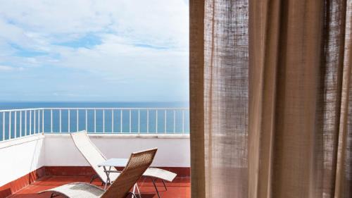 Suite with Hot Tub and Terrace