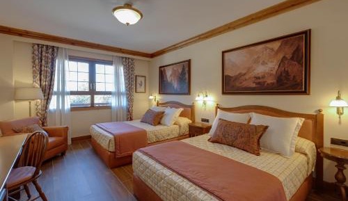 Superior Room with Access to PortAventura Park + 1 access to Ferrari Land
