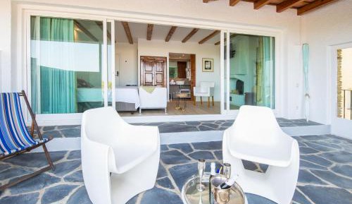 Premium Suite with Terrace and Sea View 