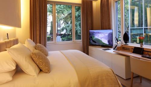 Junior Suite with Garden View - Spa Access