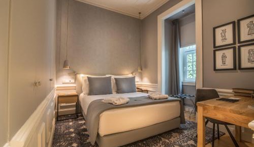 Small Double Room with Interior View