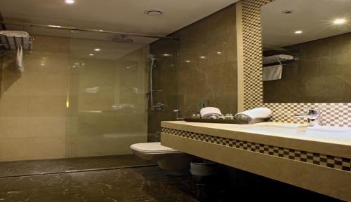 Grand Deluxe Room Twin Bed with balcony