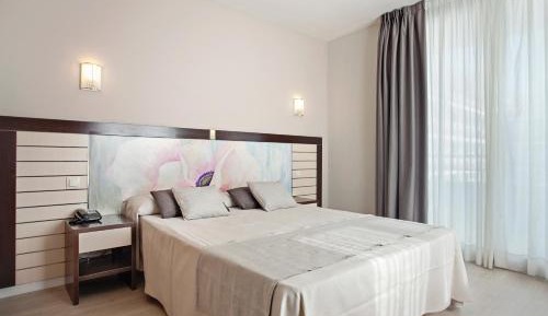 Double Room for Single Use