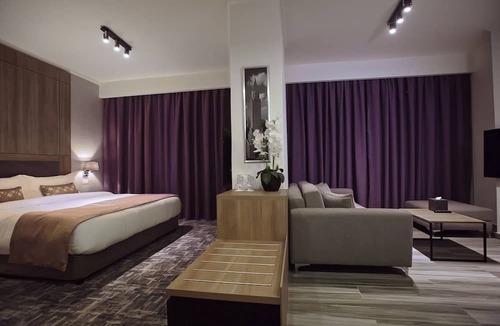 Ras Al Nabaa Hotel | Hotel De Ville