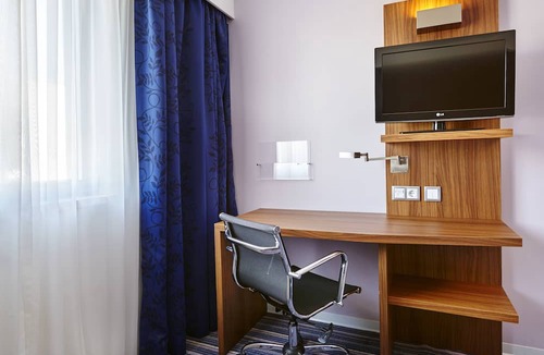 Carnaxide Hotel | Holiday Inn Express Lisbon - Alfragide by IHG