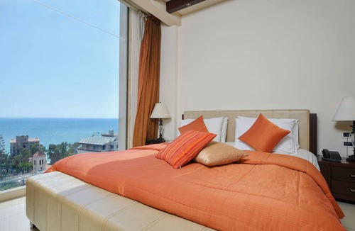 Maamelteine Hotel | Hollywood Inn Hotel