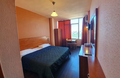 Jdeideh Hotel | Green Hill Hotel