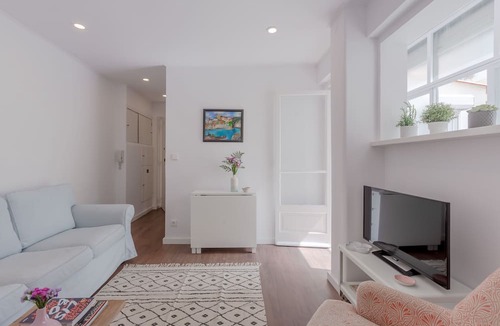 Alfama Apartment | Sunny Apartment with Patio, By TimeCooler
