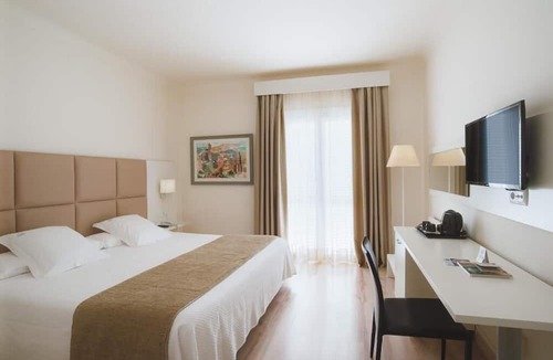 Figueres Hotel | Hotel Pirineo Figueres by Pierre and Vacances