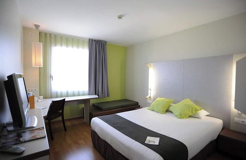 Cornella de Llobregat Hotel | Travelodge BCN Cornellá Fira