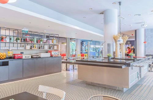 Linda-a-Velha Hotel | ibis Lisboa Alfragide