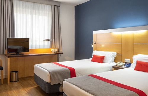 Paco De Arcos Hotel | Holiday Inn Express Lisbon - Oeiras by IHG
