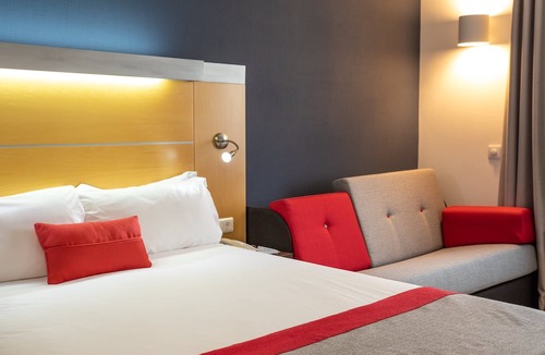 Paco De Arcos Hotel | Holiday Inn Express Lisbon - Oeiras by IHG