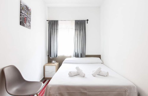 Canovelles House | Pensión Galicia